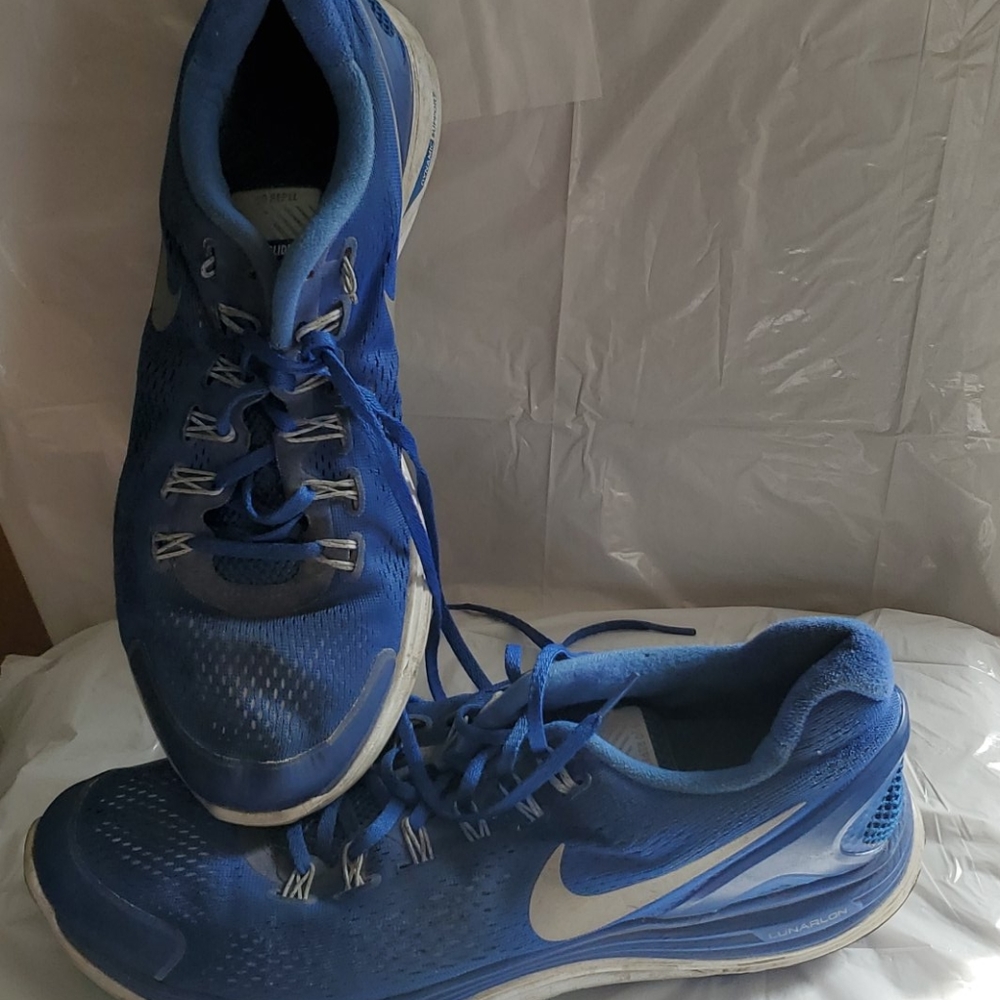 Mens Size 12 blue Nike h2o repel lunarglide 4